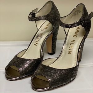 Anne Klein Silver glitter heels